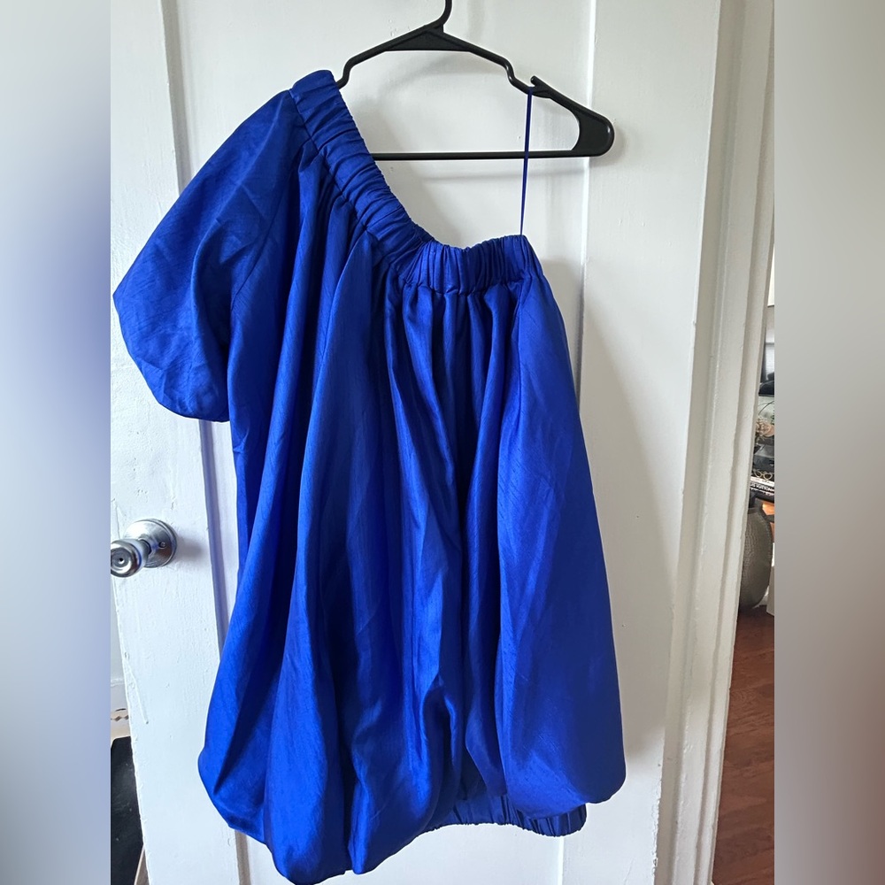 Dress - Picture 2 of 2